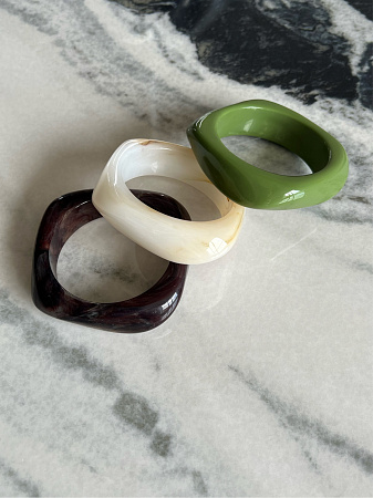 Этнический акриловый браслет