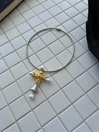 Колье в стиле Gothic chic