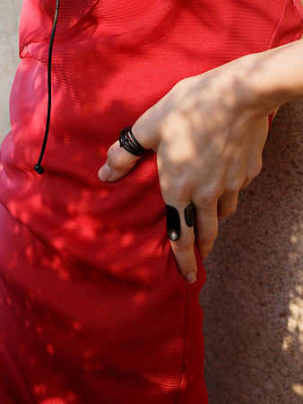 Лаконичное неглянцевое кольцо