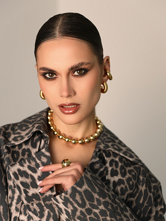 Объемный стэйтмент-кафф