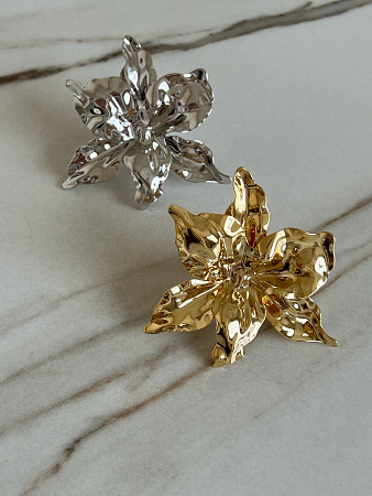 Яркое флористическое кольцо