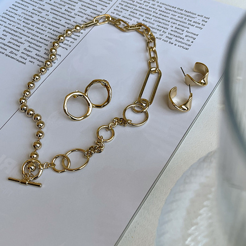 Мятые серьги в форме круга Мятые серьги в форме круга