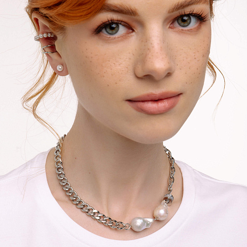 Мини-серьги с перламутром Мини-серьги с перламутром