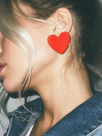 Акцентные серьги-пусеты