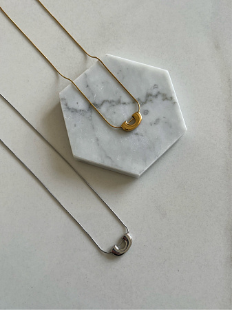 Аутентичный чокер с кулоном