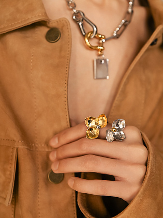 Двухцветная цепь с кристаллами