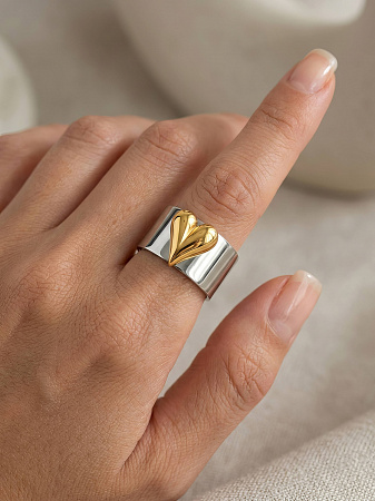 Романтичное двухцветное кольцо