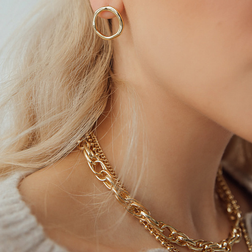 Мятые серьги в форме круга Мятые серьги в форме круга