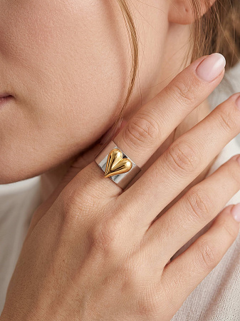 Романтичное двухцветное кольцо