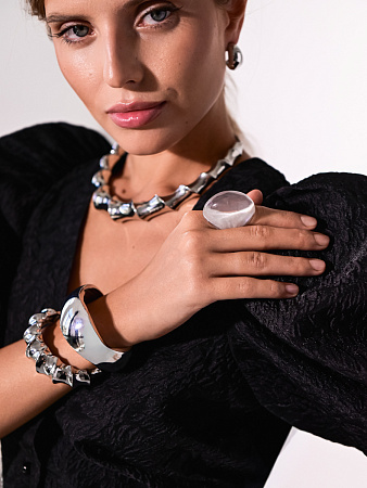 Ребристый браслет-кафф