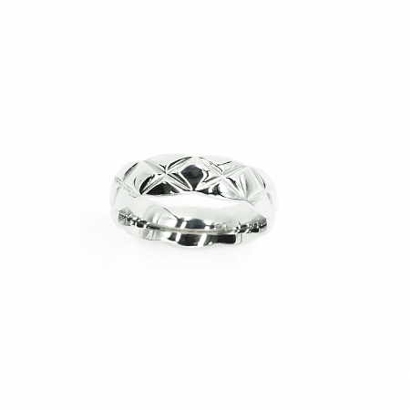 Лаконичное кольцо с фактурой