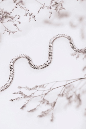 Сверкающий акцентный чокер