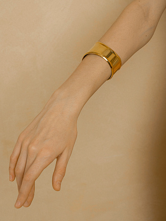 Литой браслет-манжета