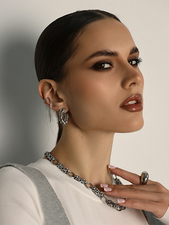 Каплевидное объемное кольцо