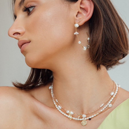 Чокер с подвесом-монетой