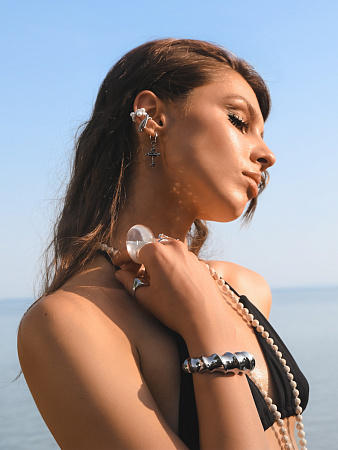 Ребристый браслет-кафф