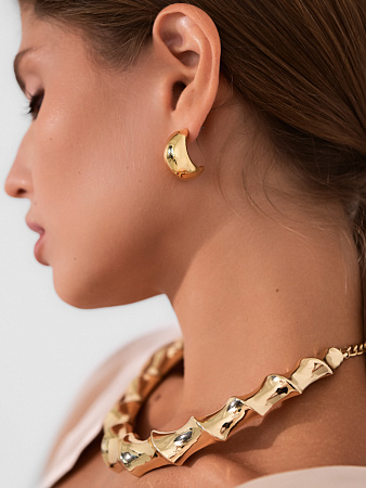 Броское крученное колье