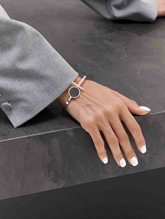 Браслет с черным диском