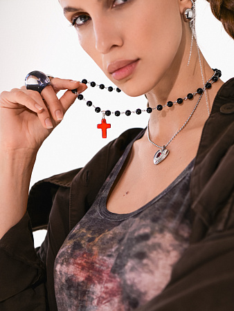 Элегантная подвеска с бусинами