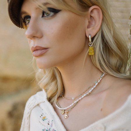 Чокер с подвесом-монетой